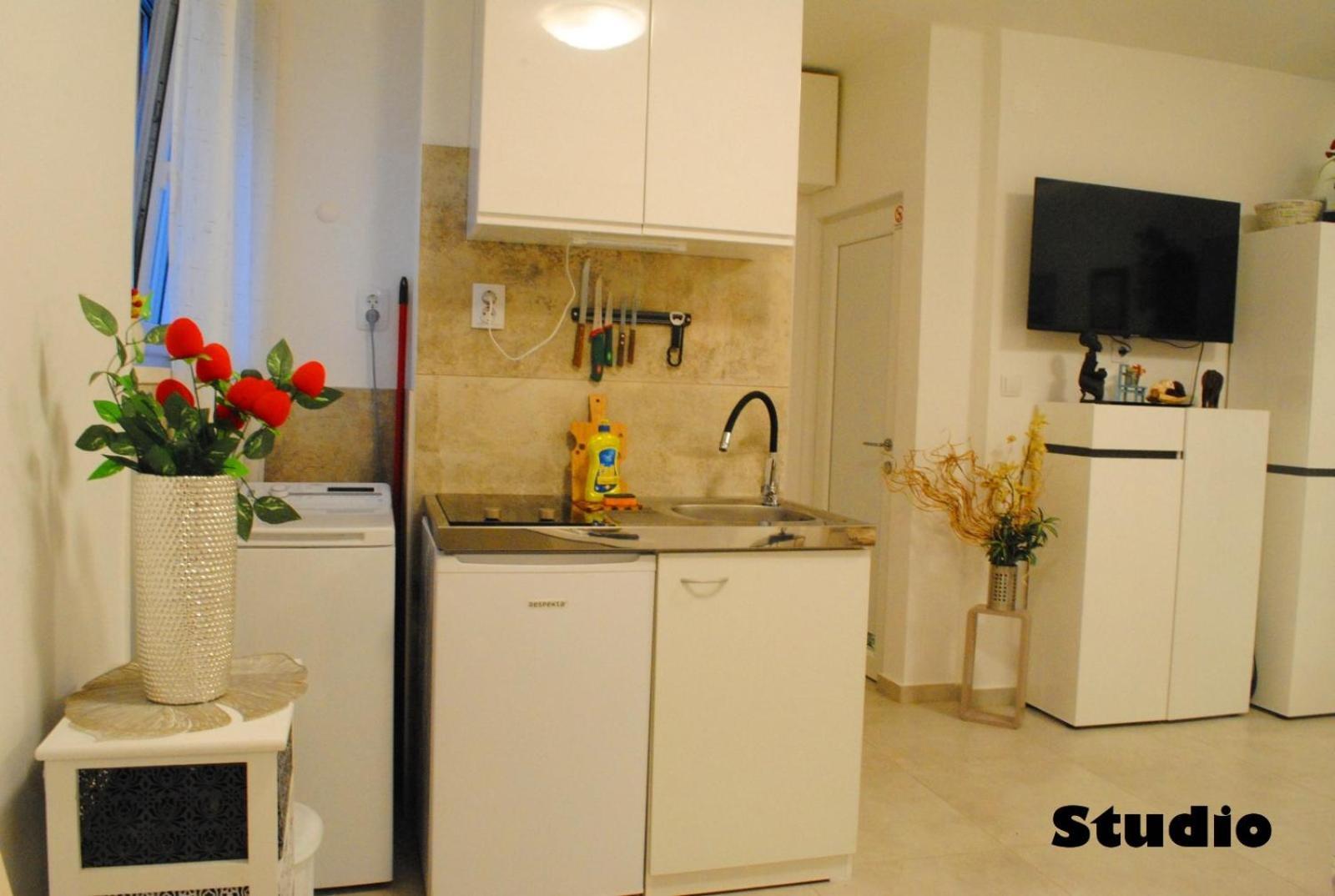 Sunshower Apartment And Studio Split Eksteriør bilde