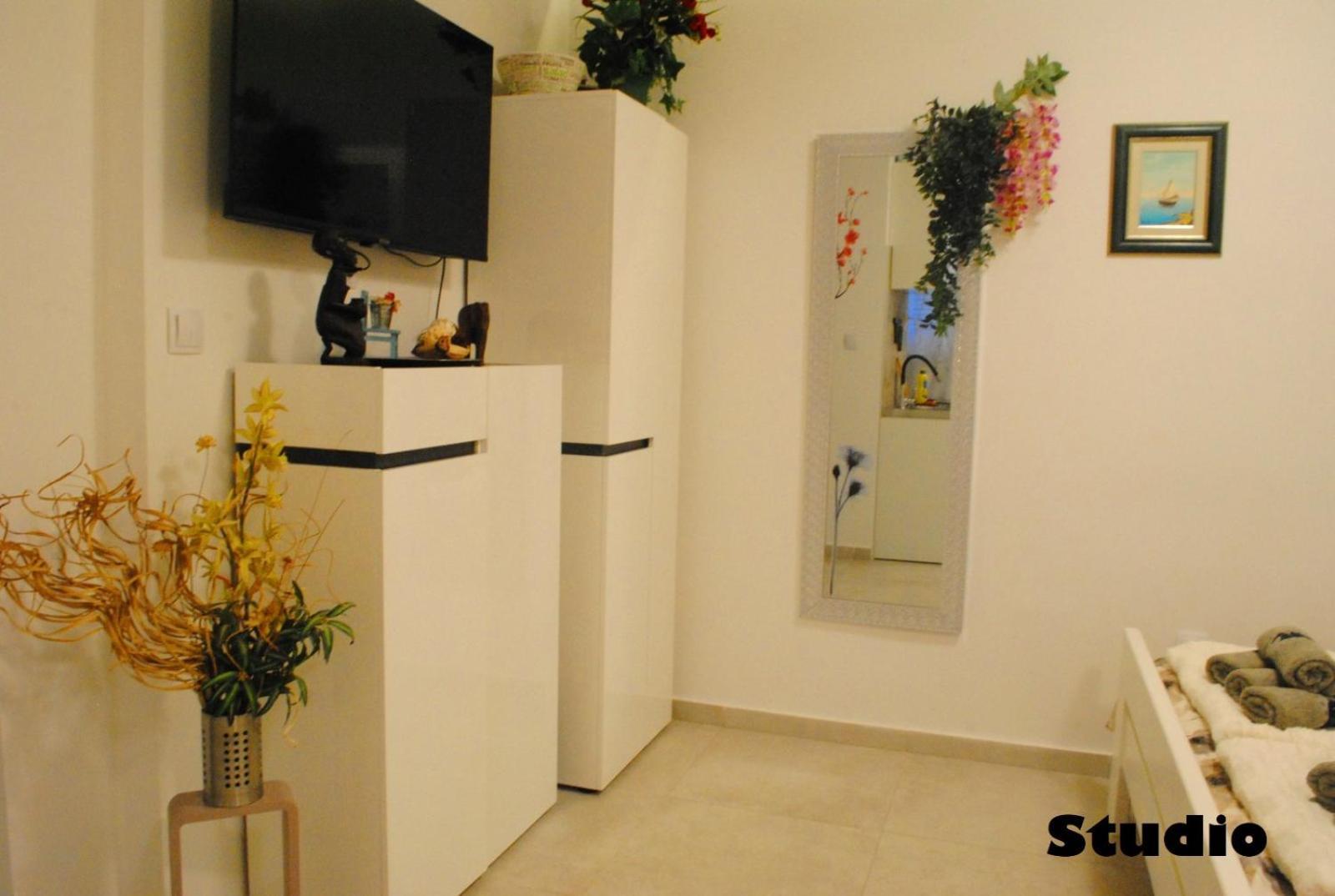 Sunshower Apartment And Studio Split Eksteriør bilde