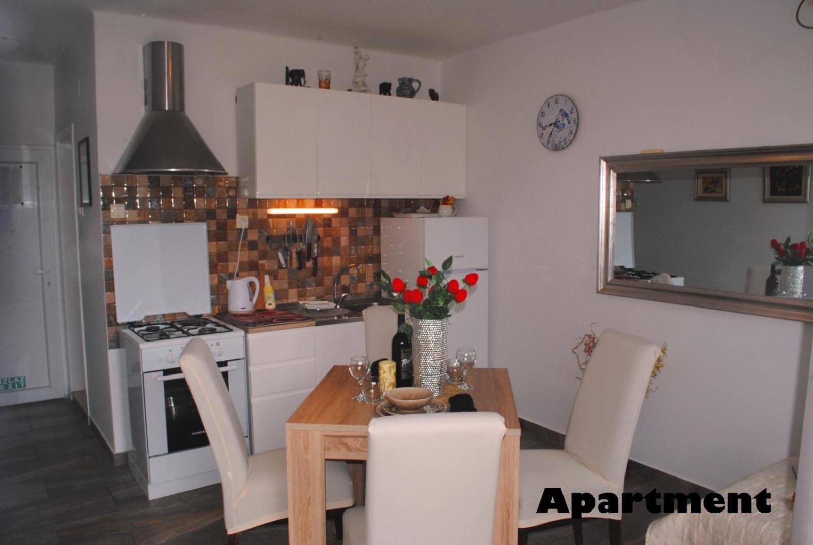 Sunshower Apartment And Studio Split Eksteriør bilde